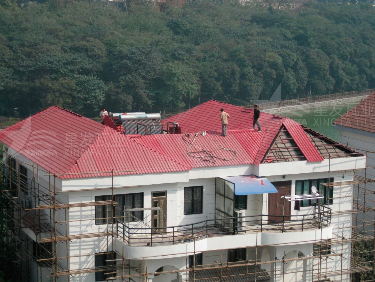 邯郸冬天合成树脂瓦屋顶为什么会滴水？解决方法是什么呢？
