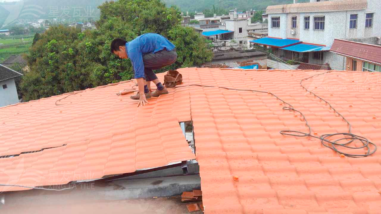 邯郸屋顶铺设安装合成树脂瓦时，牢牢记住这3点，就不怕屋顶出问题！